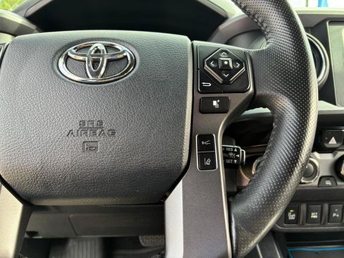 Used 2018 Toyota Tacoma TRD Pro AWD/4WD image 23