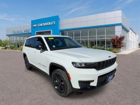 Used 2023 Jeep Grand Cherokee L Laredo AWD/4WD image 7