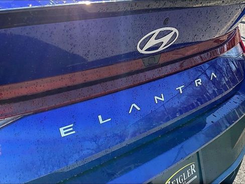 Used 2025 Hyundai Elantra Sport image 8