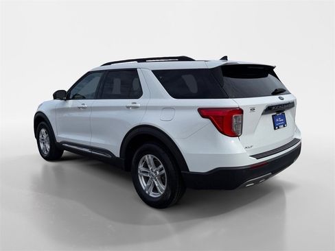 Certified 2023 Ford Explorer XLT w/ Equipment Group 202A image 4