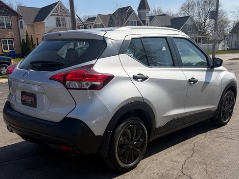 Used 2019 Nissan Kicks S FWD image 10