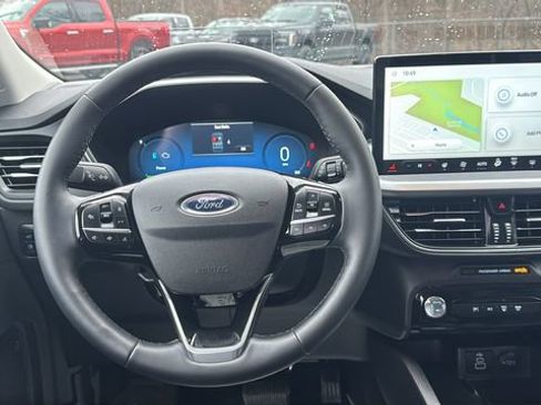 Certified 2024 Ford Escape SE w/ PHEV Premium Package image 15