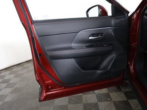 Used 2025 Nissan Kicks SR FWD image 21