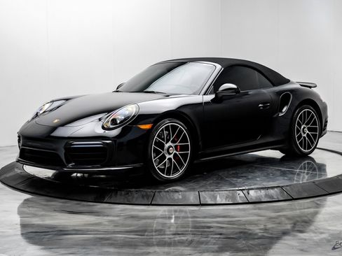 Used 2019 Porsche 911 Turbo image 3