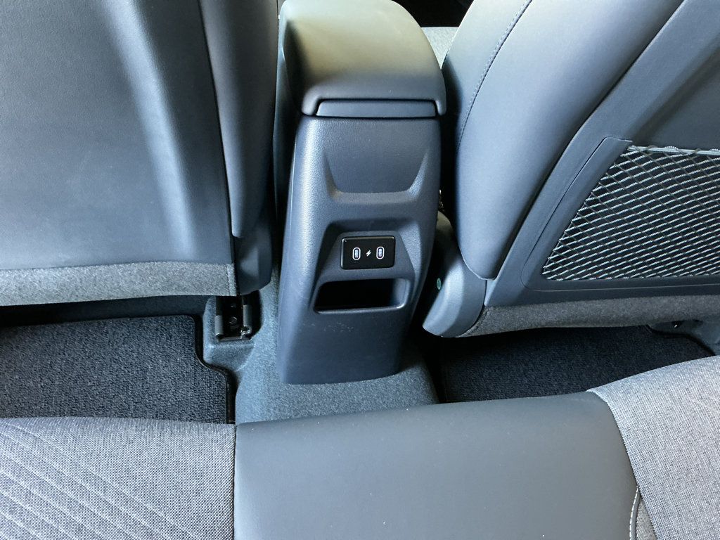 New 2026 Hyundai Venue SEL FWD image 13