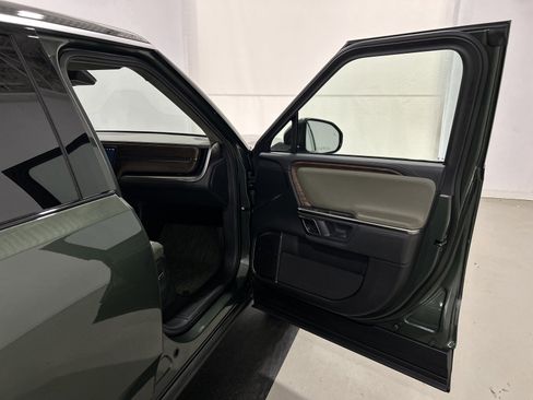 Used 2023 Rivian R1S Adventure image 18