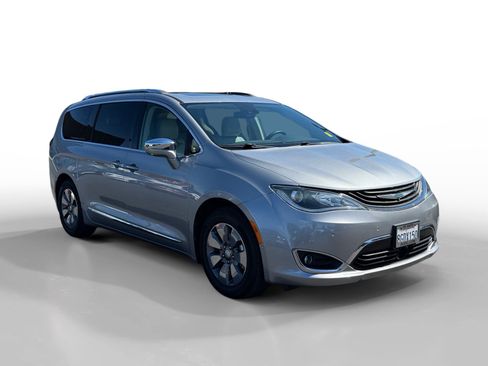 Used 2018 Chrysler Pacifica Limited w/ Advanced Safetytec Group FWD image 7