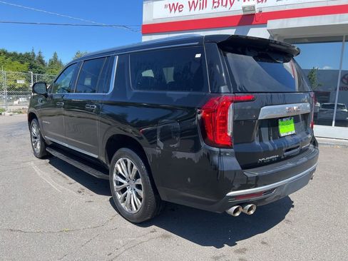 Used 2023 GMC Yukon XL Denali w/ Advanced Technology Package AWD/4WD image 6
