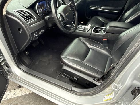Used 2021 Chrysler 300 Touring L image 16