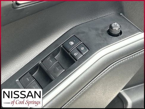 Used 2021 Toyota Highlander XLE FWD image 20