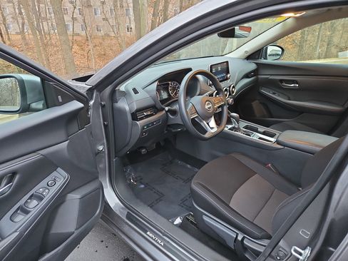 Certified 2025 Nissan Sentra SV w/ Trunk Package image 12