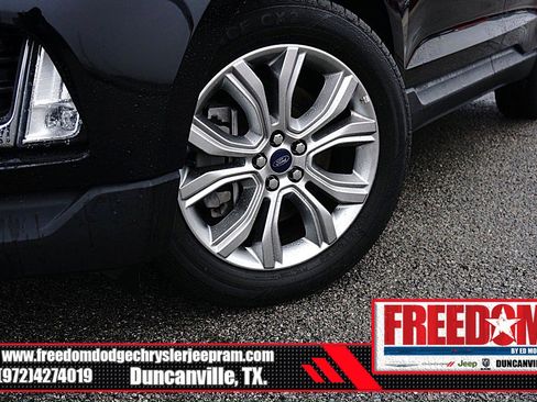 Used 2022 Ford Edge Titanium AWD/4WD image 9