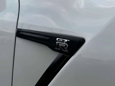Used 2024 Nissan GT-R w/ Floor Mat Package AWD/4WD image 10