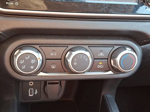 Used 2024 Nissan Versa S w/ S Plus Package image 15