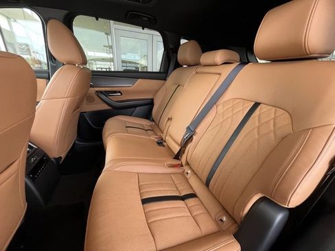 Certified 2025 MAZDA CX-70 3.3 Turbo S w/ Premium Plus image 18