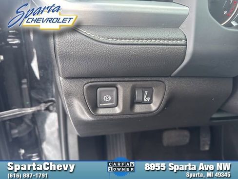 Used 2023 GMC Acadia SLE w/ Driver Convenience Package image 12