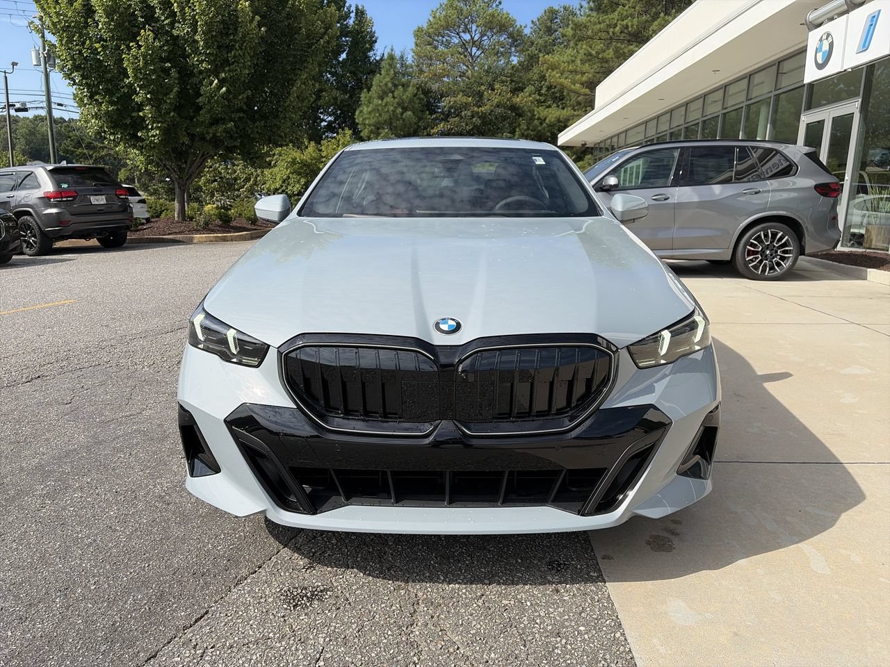 Used 2027 BMW 530i w/ M Sport Package RWD image 3
