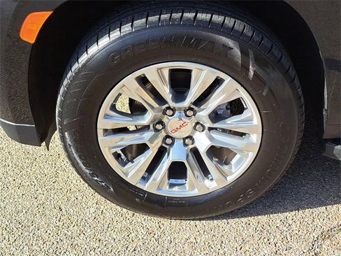Used 2024 GMC Yukon XL Denali image 9