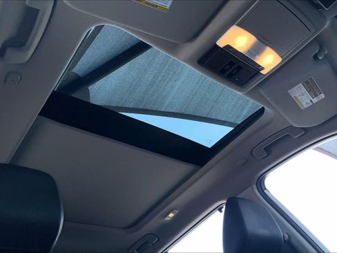 Certified 2023 Nissan Rogue SL w/ SL Premium Package image 12