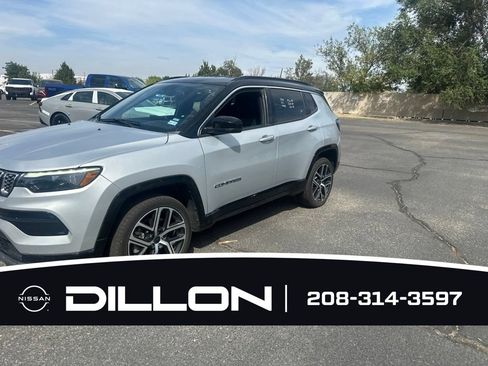 Used 2025 Jeep Compass Limited w/ Elite Group AWD/4WD image 10
