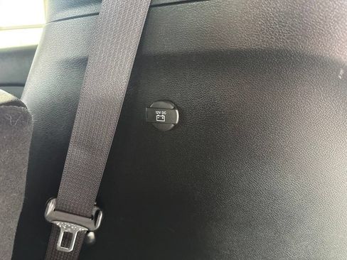 Used 2025 Chrysler Pacifica Select FWD image 10