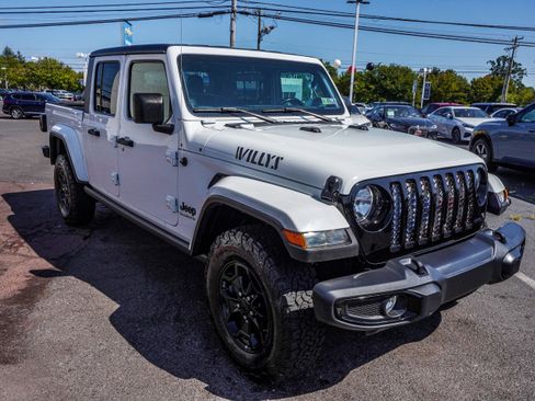 Used 2021 Jeep Gladiator Willys image 2