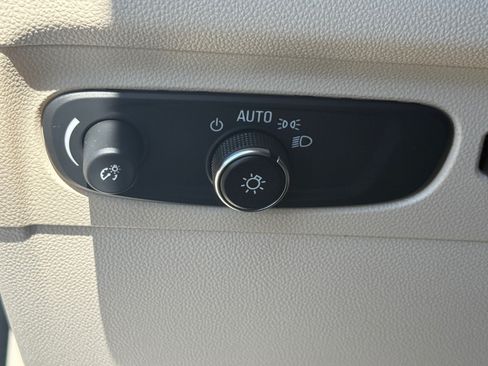 Used 2021 Buick Envision Avenir w/ Technology Package II AWD/4WD image 23