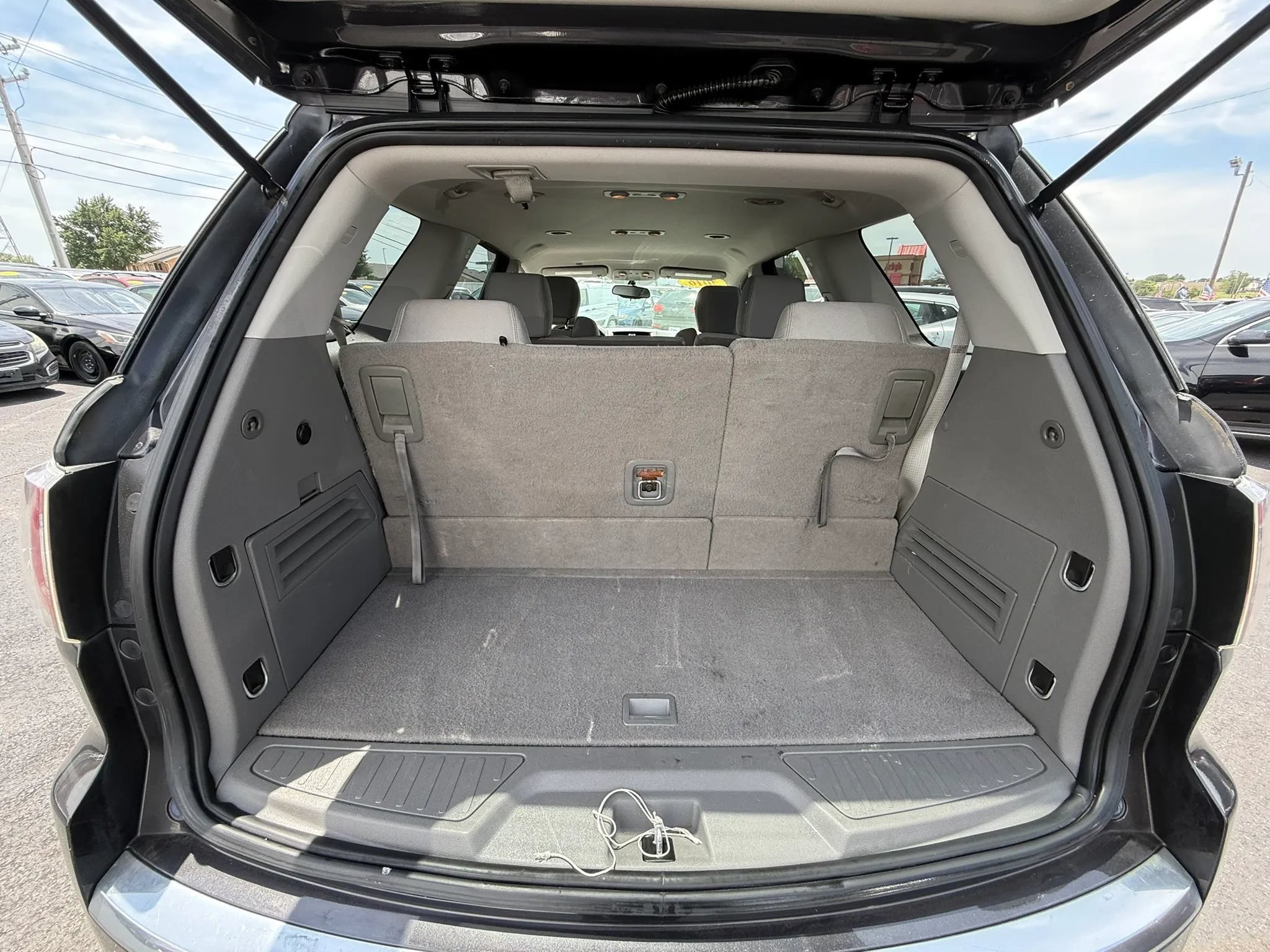 Used 2016 GMC Acadia SLE FWD image 6