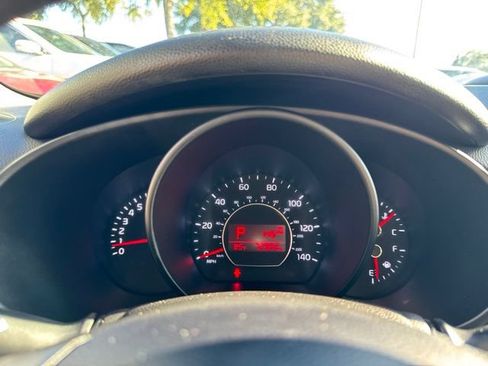 Used 2015 Kia Soul FWD image 25