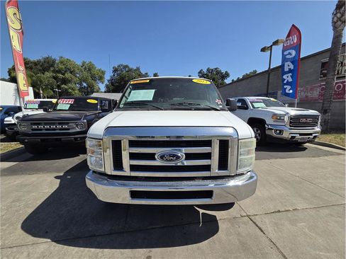 Used 2013 Ford E-150 and Econoline 150 Wagon RWD image 2