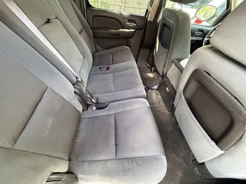 Used 2009 Chevrolet Suburban LS RWD image 15