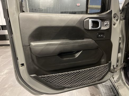 Used 2021 Jeep Wrangler Unlimited Sahara w/ Cold Weather Group image 14