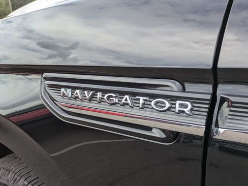 Used 2023 Lincoln Navigator L Reserve AWD/4WD image 16
