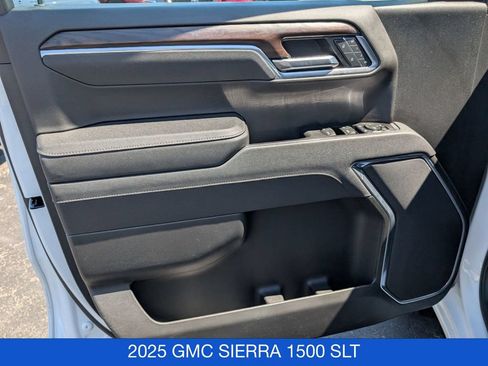 Used 2025 GMC Sierra 1500 SLT AWD/4WD image 11