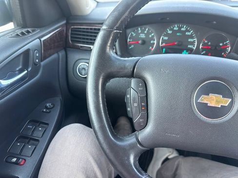 Used 2014 Chevrolet Impala LT w/ LT Sunroof Package FWD image 9