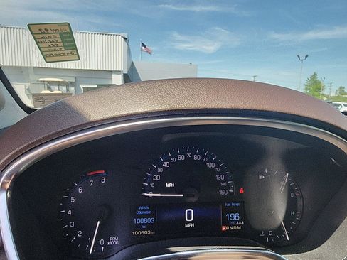 Used 2016 Cadillac SRX Luxury image 12