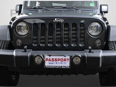 Used 2018 Jeep Wrangler Unlimited Sport S image 2