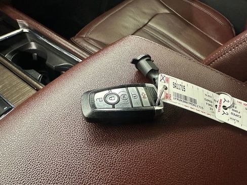 Used 2023 Ford Expedition Max Limited image 30