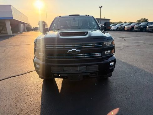 Used 2018 Chevrolet Silverado 2500 LTZ w/ Midnight Edition AWD/4WD image 8
