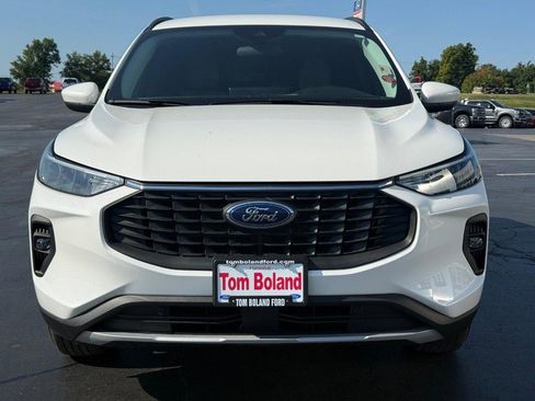 Used 2024 Ford Escape SE image 9