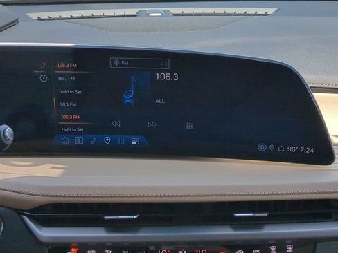 Used 2024 Cadillac XT4 Premium Luxury w/ Active Safety Package FWD image 16