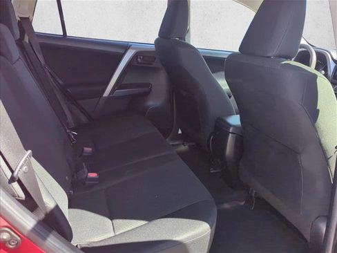Used 2017 Toyota RAV4 LE image 19