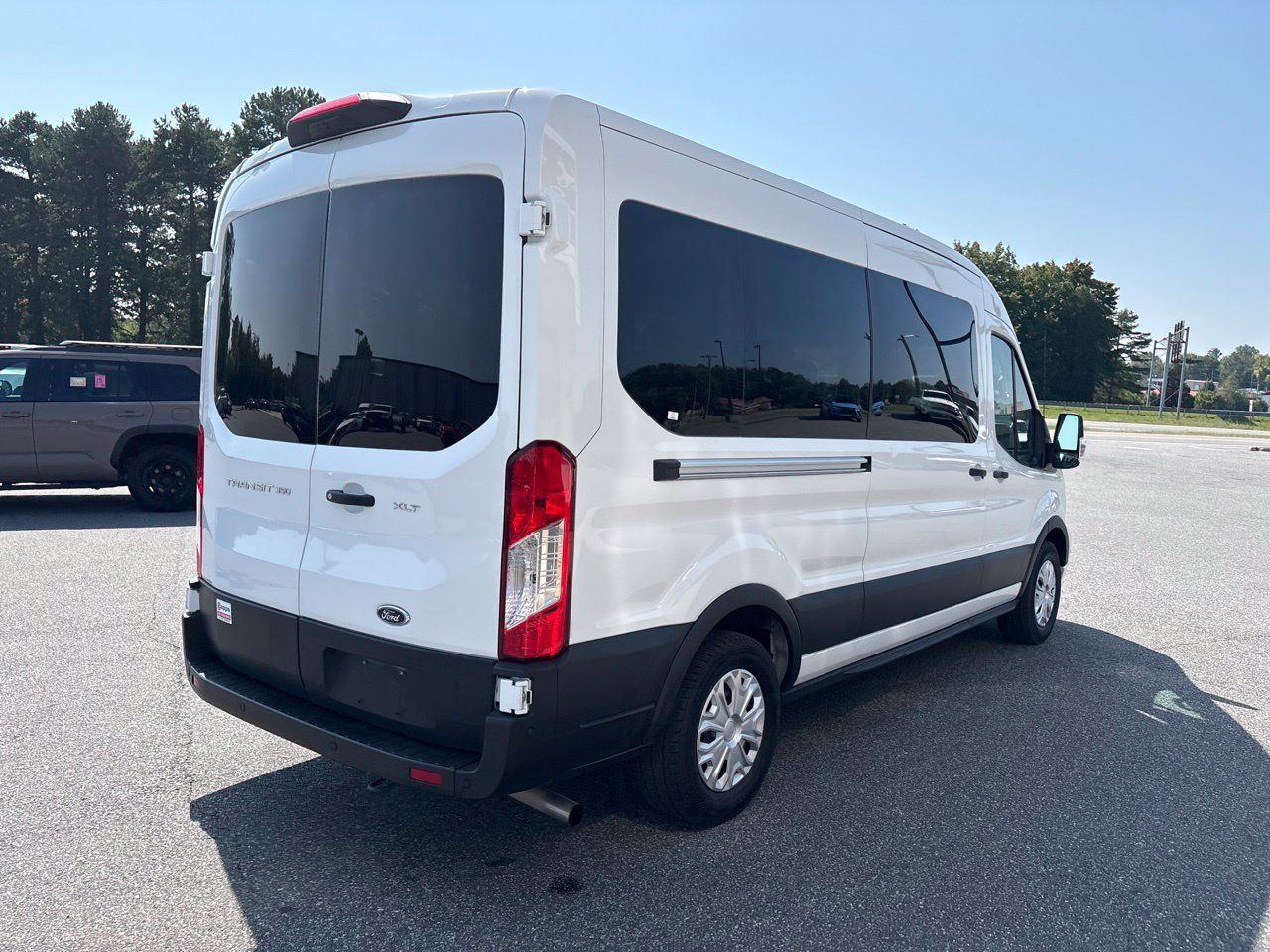 Used 2025 Ford Transit 350 XLT RWD image 7
