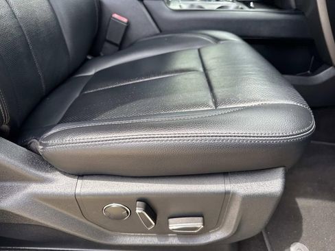 Used 2019 Ford Expedition XLT w/ Equipment Group 202A RWD image 15