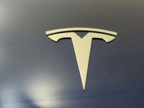 Used 2025 Tesla Model Y Long Range RWD image 47