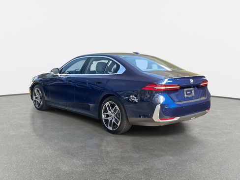 Used 2026 BMW 530i xDrive image 5