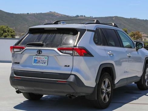 Used 2022 Toyota RAV4 XLE FWD image 8