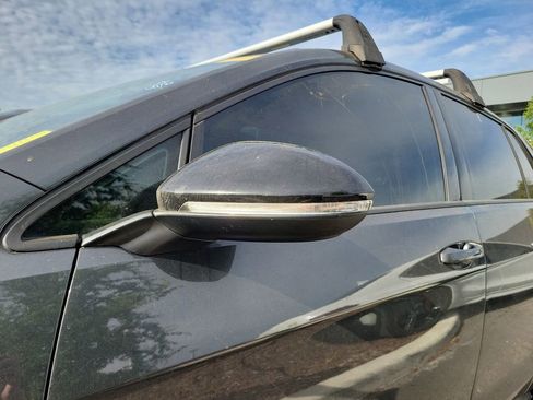 Used 2017 Volkswagen GTI SE FWD image 6