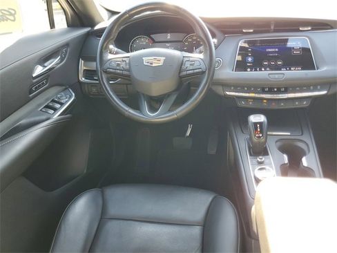 Used 2019 Cadillac XT4 Premium Luxury image 16