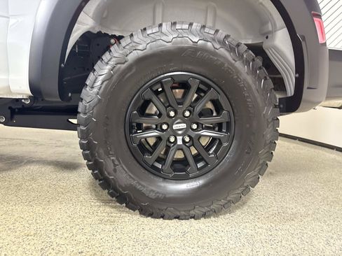 Used 2025 Ford F150 Raptor AWD/4WD image 9